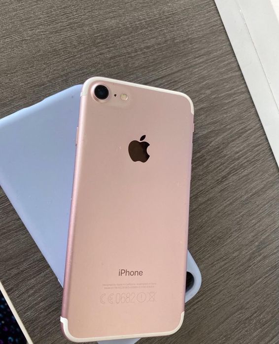 Продам айфон 7 плюс