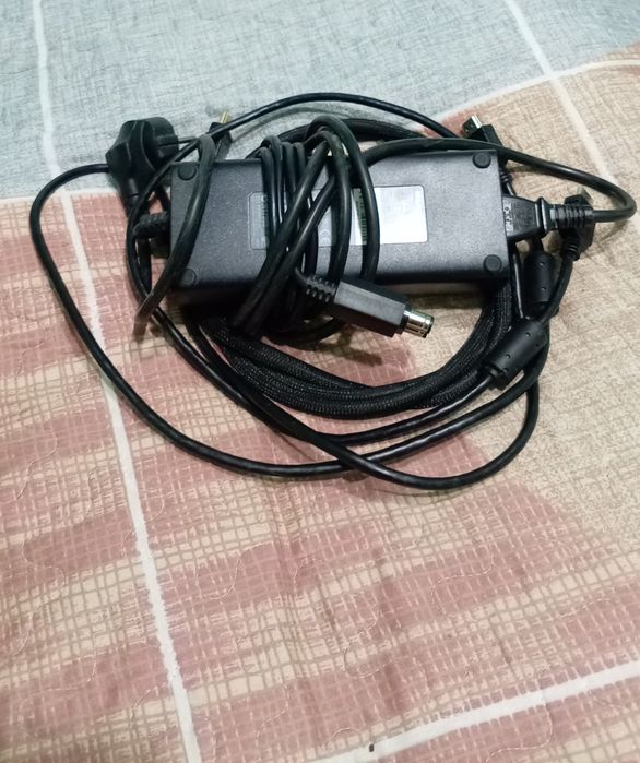 Xbox 360 in stare foarte bună, ne folosit din ianuarie anul 2025, 7 jocuri incluse două controlăre perfec funcționale