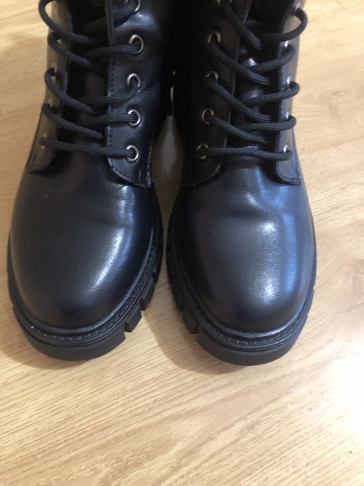 Боти от естествена кожа