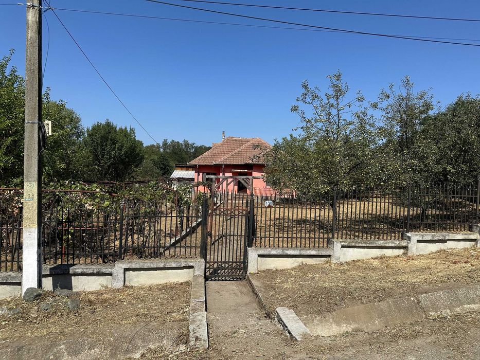 Casă de vânzare cu teren intravilan 1.594 mp langa Motru (Steic)