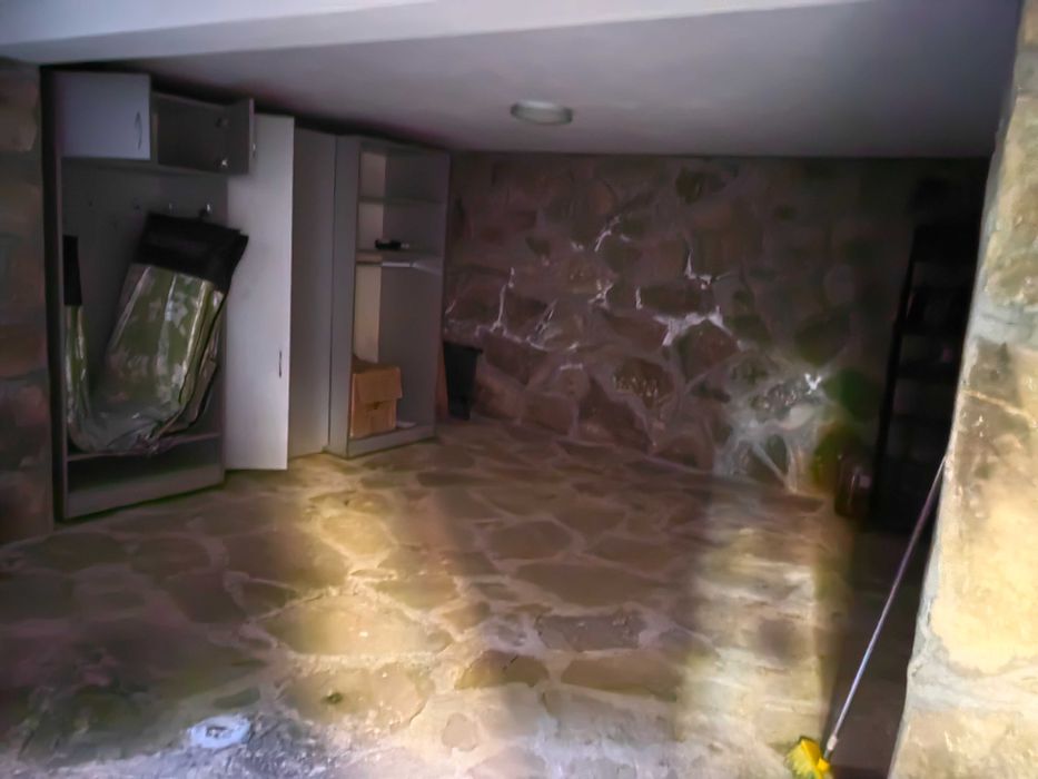 Продава се Къща в Априлци - 300 кв.м за 1167 €/кв.м - Снимка #23