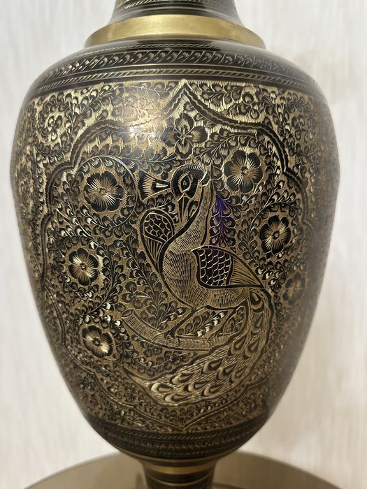 Latunniy vaza Indiyskiy