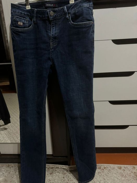 Джинсы женские...