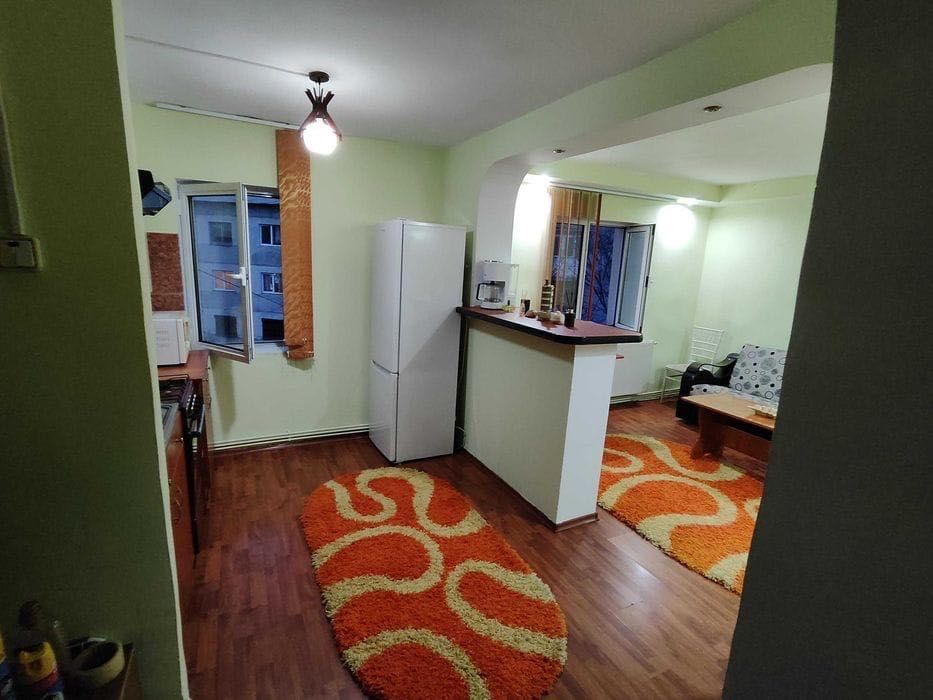 Inchiriez apartament 2 camere