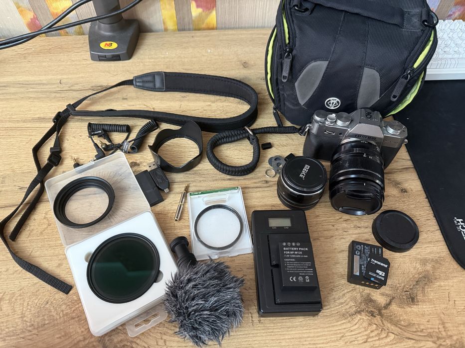 Fujifilm X-T30 + XF 18-55 + Meike 25mm + 4 аккумулятора + микрофон