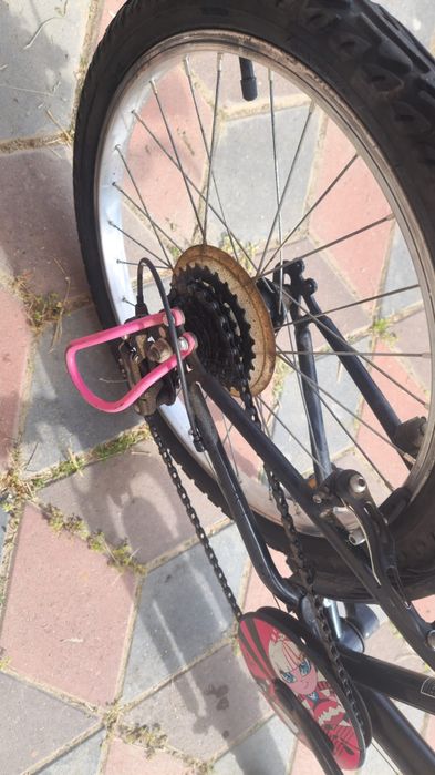 Bicicleta dechatlon pt copii calitate buna.