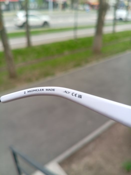 Продам Очки Moncler женские