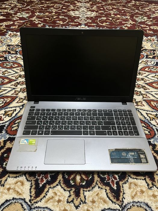 Noutbuk ASUS X550C (Intel / NVIDIA GeForce / Hujjat va o'qish uchun)