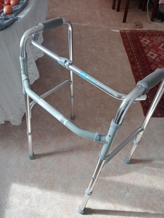 Продам Ходунки новые