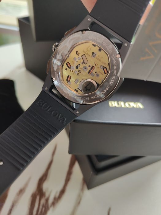 Мъжки часовник Bulova Curv 98A16 ЧИСТО НОВ