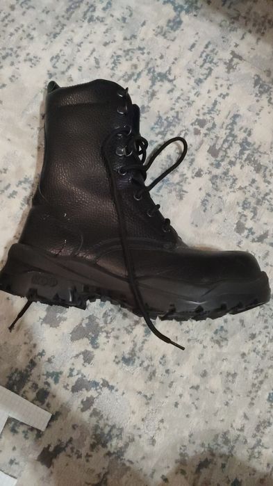 Берцы 40размер ботинки 43.44размер, коньки 33размер