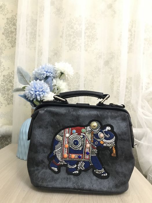 Женские сумки за 7500