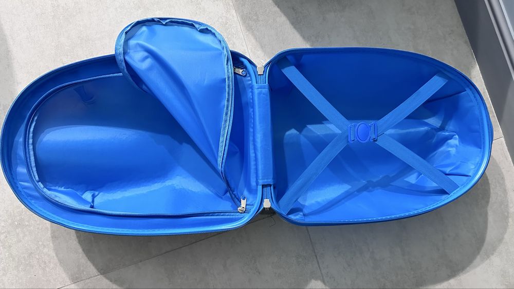 Чемодан детский новый