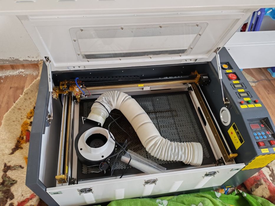 Лазерный гравировальный станок калидад