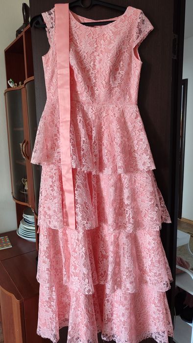 Продам платья 46-48 размера