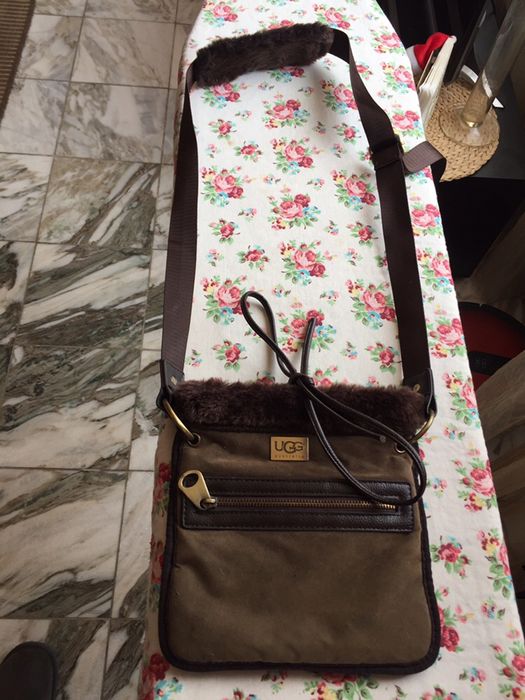 Дамска чантичка UGG