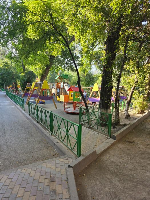 Центре Города 3х комнатная квартира 4 этаж Республика