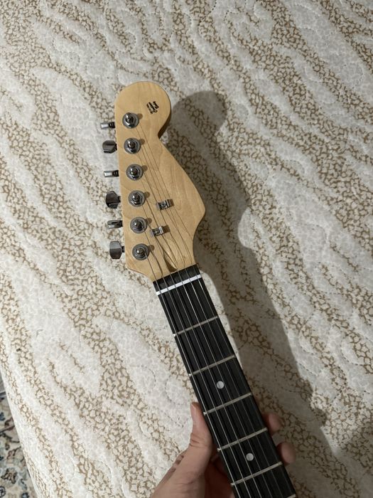 Продам электрогитару