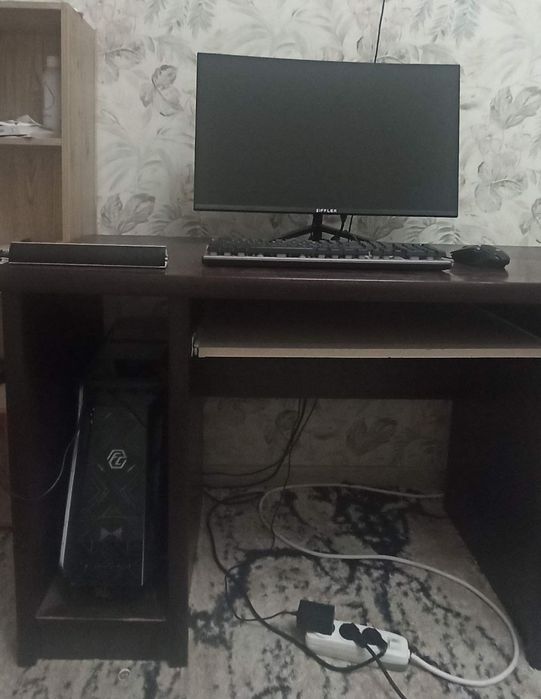 Продам игровой / рабочий компьютер (i5 / RX 580 / 16 GB)