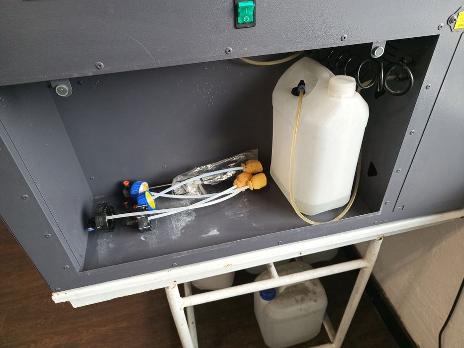 Претрийт машина Shultze за DTG печат на тениски.