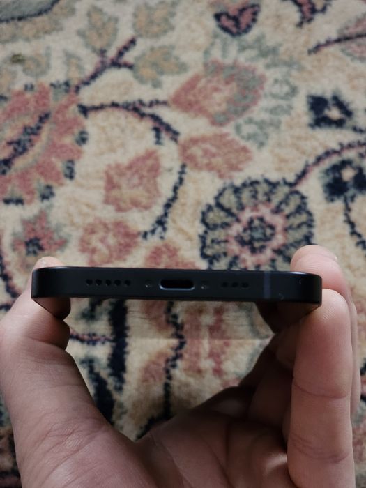 Iphone 12  baterie 100%