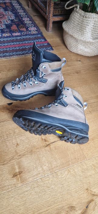 Bocanci trekking Garmont