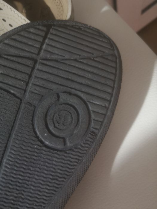 Сандали 39 н. Кожени