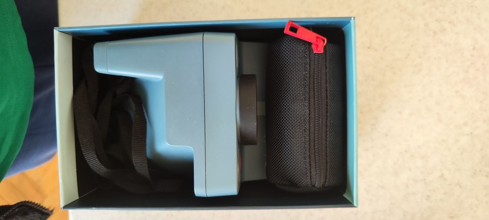Фотоапарат за моментни снимки Polaroid Now+