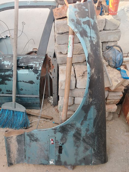 Левое крыло от бмв е36