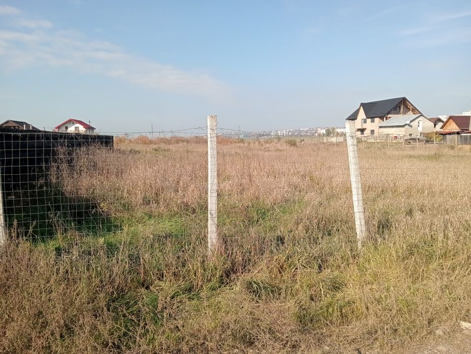 Vând ( Închiriez ) 4500 mp Teren