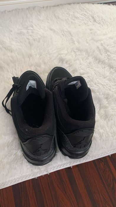 Кроссовки продам