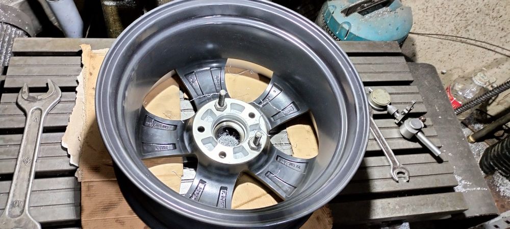 Расточка дисков под ступицу, центрального отверстия фрезеровка токарь ...