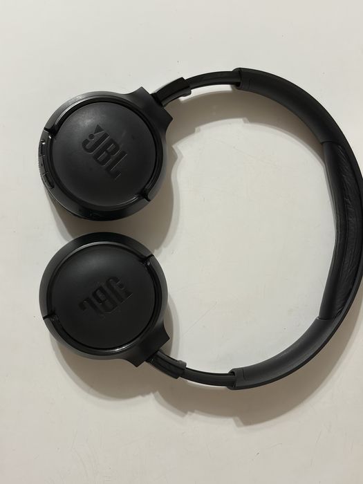 Продам беспроводные наушники JBL Tune 520BT
