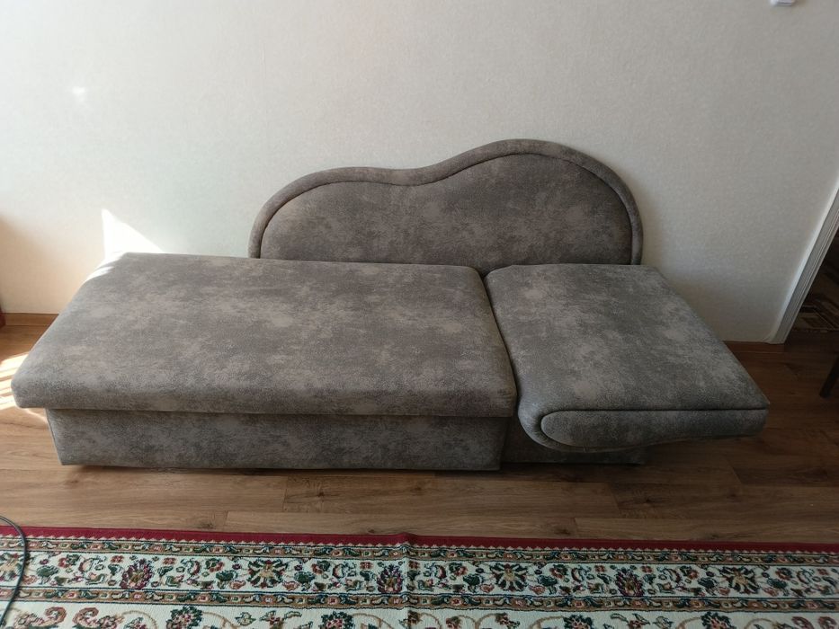 Диван подростковый .