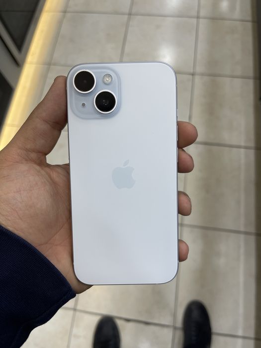 iPhone 15 blue och kok