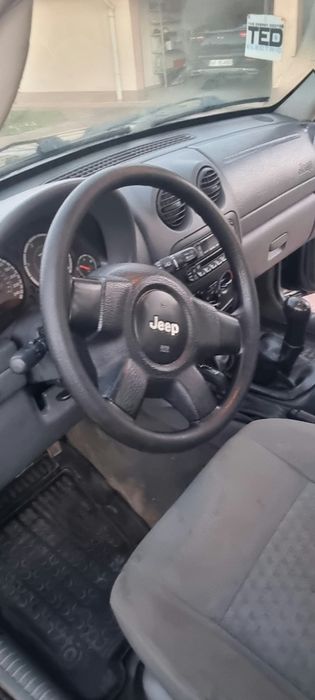 Jeep Cherokee 2006 diesel, 3.950 € — imagine 1