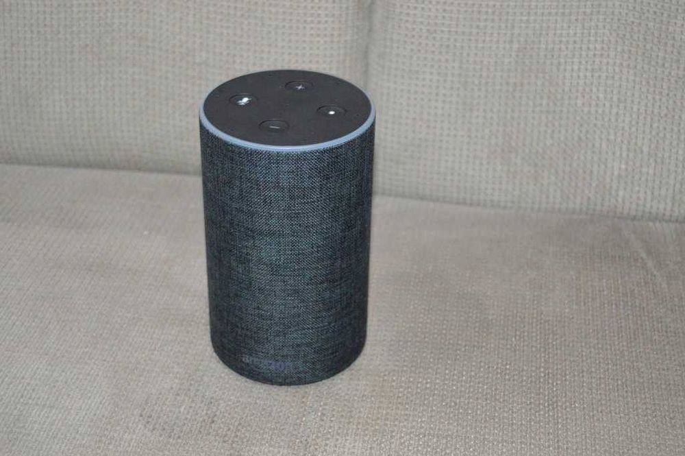 Boxă Inteligentă Amazon Echo Gen 2 – Charcoal Fabric, Stare Excelentă