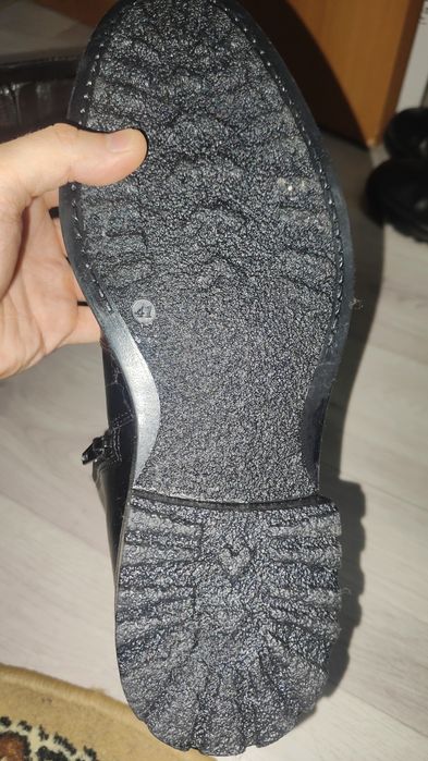 Продам зимние ботинки чистая кожа