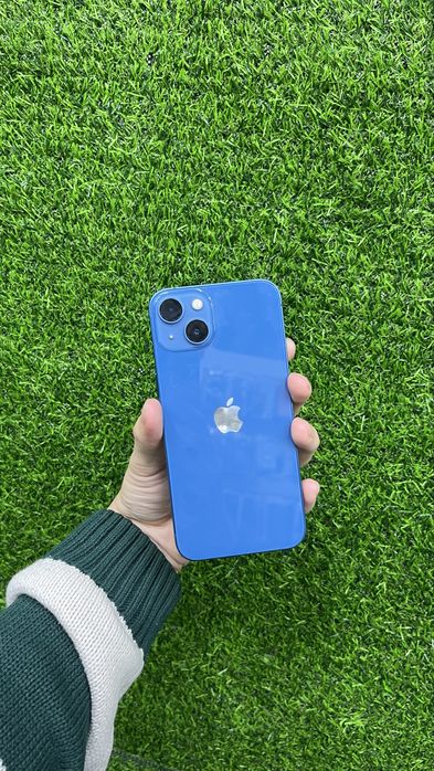 Продам IPhone 13