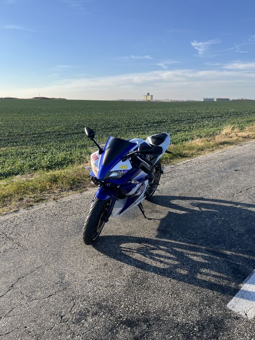 Yamaha YZF R125 2011