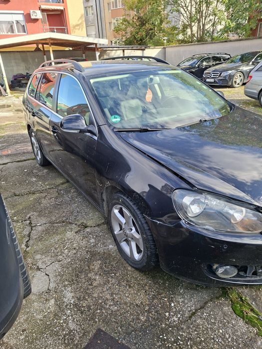 Volkswagen Golf 2011 година