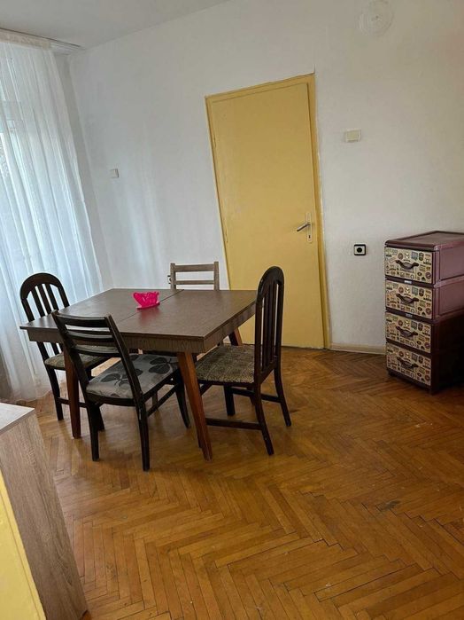 Дава се под наем Тристаен апартамент в Пловдив, Център - 100 кв.м за 468.69 € - Снимка #2