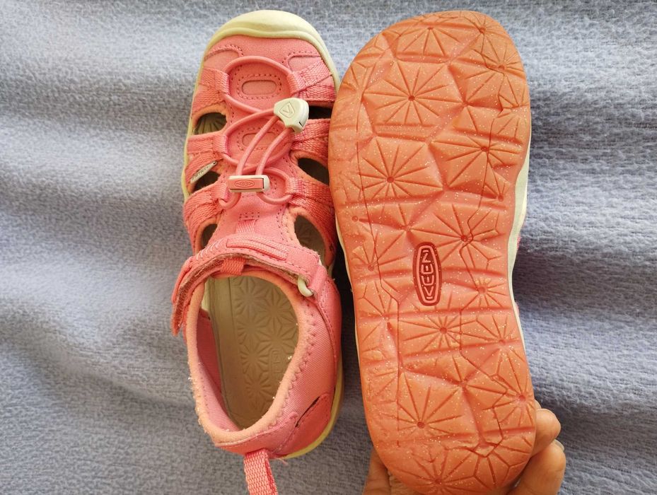 Обувки Keen и Crocs номер 29.