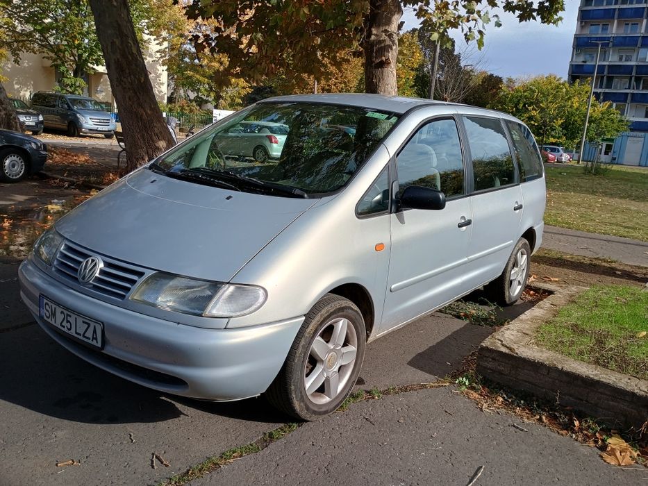 Volkswagen Sharan 1998 benzină, 1.940 € — imagine 1