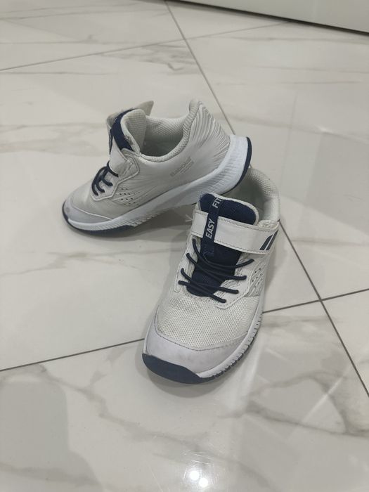 Продам детские кросрвки