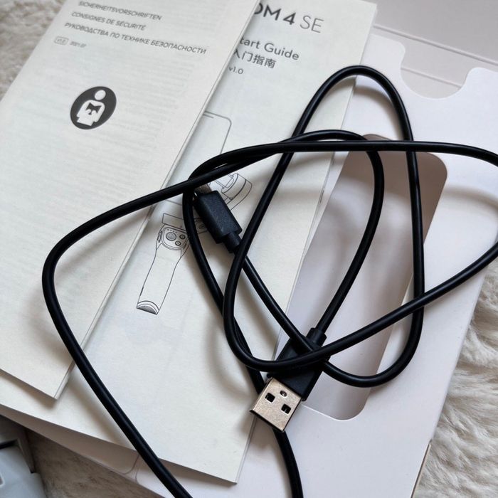 Стабилизатор DJI Osmo mobile 4 SE