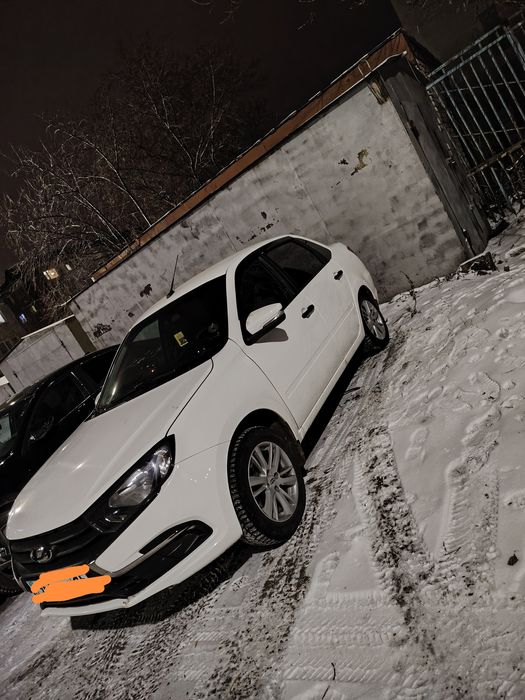 Продаю машину Lada гранта
