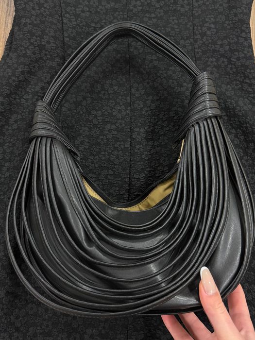 Чанта дамска черна