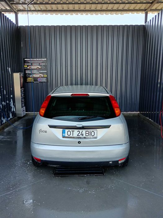 Vând Ford focus 1, 6 benzina