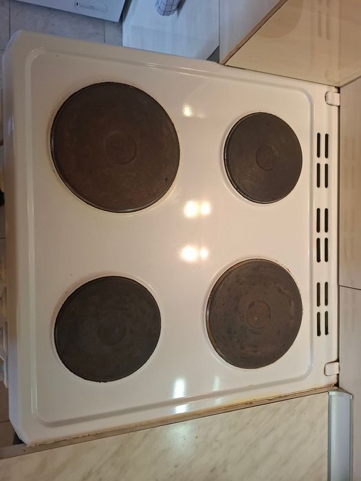 Печка Beko, всичко работи, 12 г., цена: 60 Eur, взимане до четвъртък